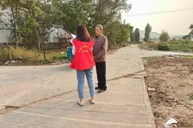 倡树新时代美德健康生活方式丨东平县梯门镇志愿者进村入户宣传移风易俗图片