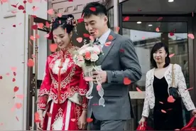 恭喜！“90后”一等功臣和航母女军官结婚了！图片