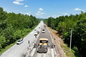 谋发展 抓项目 开新局丨G331环长白山段一级公路改扩建工程建设项目跑出“加速度”图片