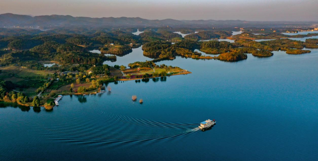 荆州赏秋地图｜不止中心城区！荆州县域秋景图鉴出炉，N个绝美点位等你来打卡！