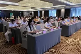 技有所承，300多名年轻人传承西湖龙井茶手工炒制技艺图片