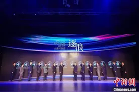 2023大连时装周举行 展示纺织服装行业强劲发展态势图片