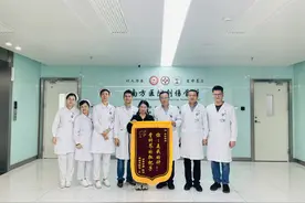 滑雪骨折女孩偶遇骨科专家后续：手术成功，不想让父母知道图片