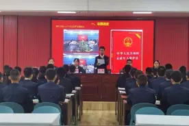 深圳：模拟人大常委会会议搬进中学课堂 45名初中生沉浸式体验人大立法图片