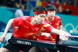 顶住了！“莎头组合”逆转取胜，晋级乒乓球混双四强图片