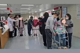 101岁老人术后次日能走动，一月内5位超高龄老人完成“换关节”图片