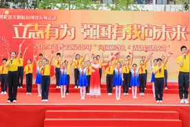 “立志有为 强国有我向未来”——普陀区开展青少年“向国旗敬礼”升旗活动图片