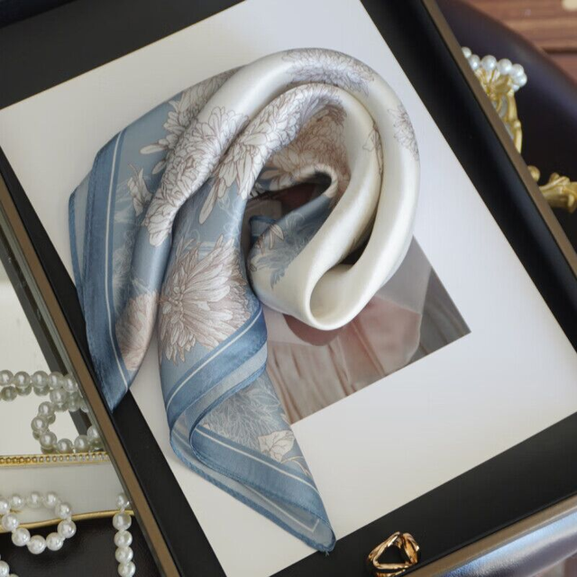 用一条丝巾，把百元单品穿出千元效果