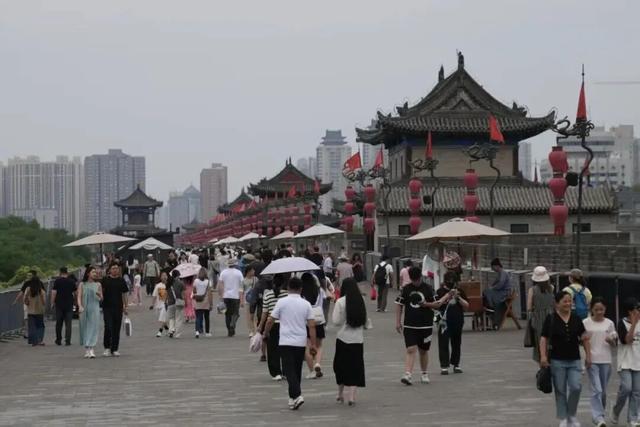 自东逛到南！千年城墙上藏着古城文化脉络