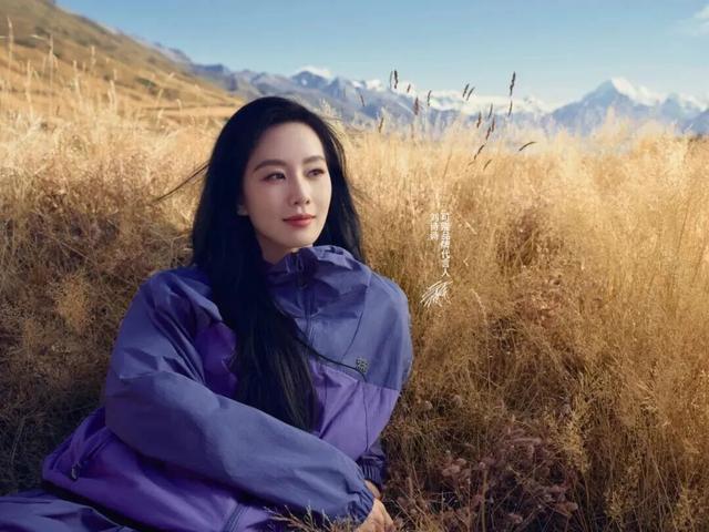 秋天的第一件外套：还得是冲锋衣