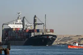 红海局势紧张，今年以来埃及苏伊士运河收入下降60%图片