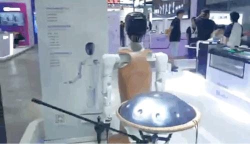 不管你来不来32°的上海逛WAIC，都需要这份探展指南