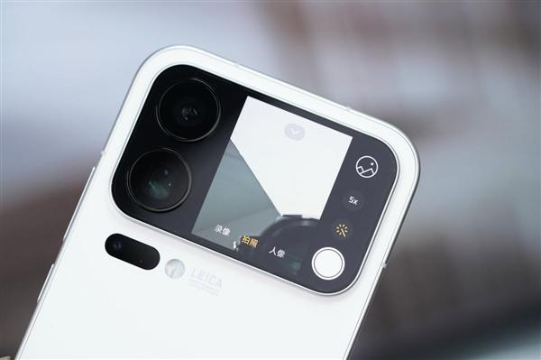 多一块屏对标iPhone 17 Pro Max！小米17 Pro Max图赏