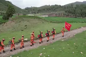 23斤装备与20公里徒步——记者亲历森林消防员“冰与火”的一天图片