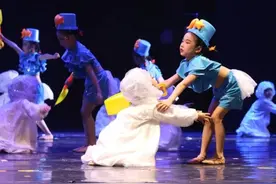 三大篇章串联 重师附幼花式庆“六一”图片