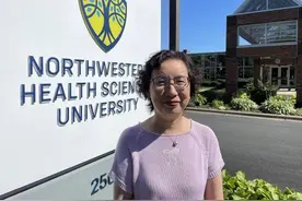 丁曙晴教授：我在美国当中医，我的病人是西医图片