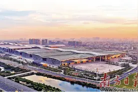 前海换挡提速打造世界级商圈图片