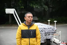奔跑吧成都丨他推出的全球首创机器人，给罗马机场跑道做“体检”图片
