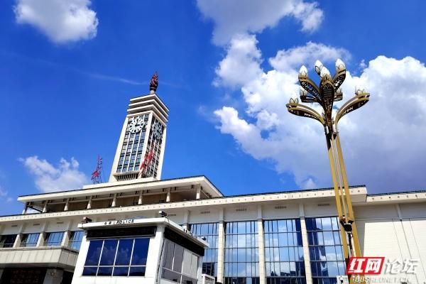 【高清湖南】蓝天白云萦绕三湘四水，处处都是风光大片