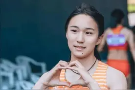 战胜亚运冠军葛曼棋夺冠，15岁陈妤颉百米11秒29再度刷新个人最好成绩图片