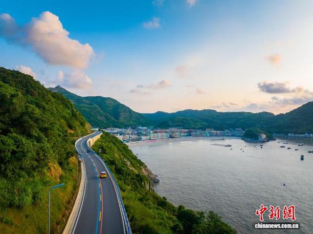 （活力中国调研行）浙南小城有“凉”方：“168黄金海岸”人气足