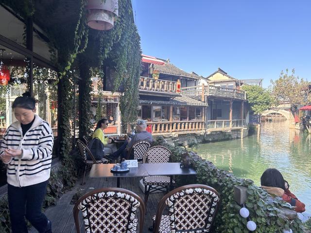 朱家角古镇现“果冻河”：破解“水乡无水清”，争创5A成关键契机