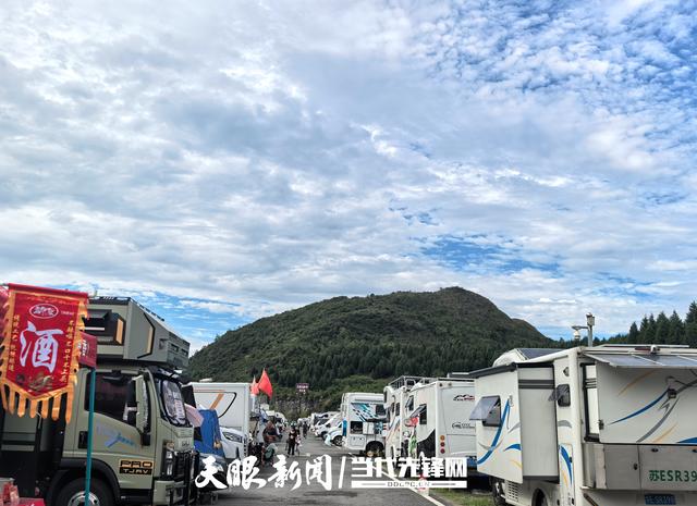 “避暑挣钱两不误，这日子真得劲”│百里杜鹃房车避暑游客的意外惊喜
