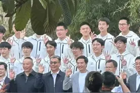 雷军回应“身材管理”！凌晨5点拍樱花，还换了头像……图片