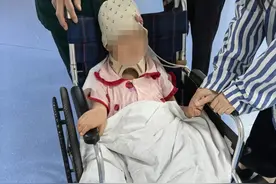 9岁女童不慎坠楼，交警警车开道一路喊话送医救回一命！父亲：孩子已脱离生命危险图片