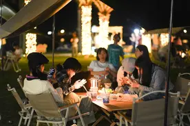 “灯光夜市”火热，珠海外伶仃岛吸引游客近2万人次图片