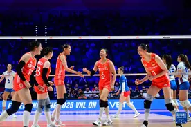 世界女排联赛（中国香港站）：中国队胜捷克队图片