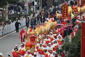 贵州桐梓：非遗民俗巡游闹元宵图片