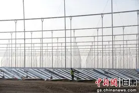 甘肃敦煌：新能源产业项目建设忙图片