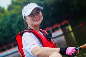 广州举办第十届职工运动会龙舟比赛暨广州水上运动嘉年华活动图片