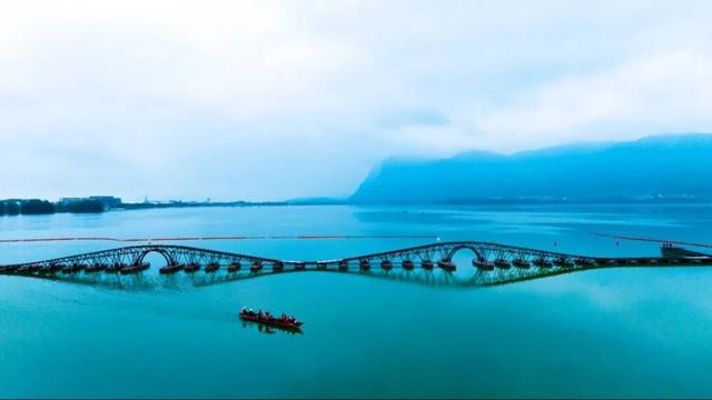 昆明滇池草海开合浮桥建成，等你来取名！
