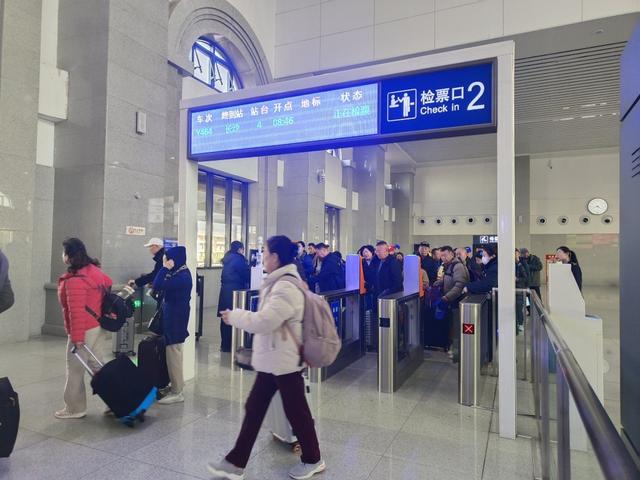 开启13天南国之旅！城阳站开出今年第19趟旅游专列