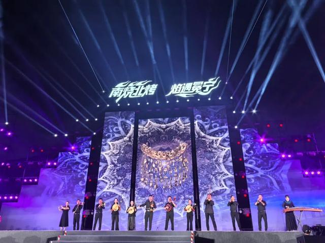 【五彩凉山•夏季清凉】冕宁2025年火把节暨七月原始柴火烧烤节开幕