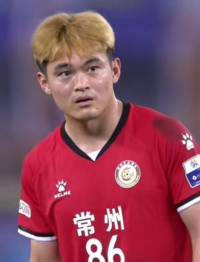 媒体谈黄紫昌登陆苏超引发欢呼