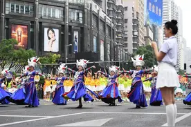 揭秘南明区巡游“顶流”！20米“美食美客”花车诞生全记录图片