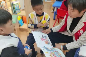 果然视频|老人发挥余热，孩子收获一群“共享奶奶”图片