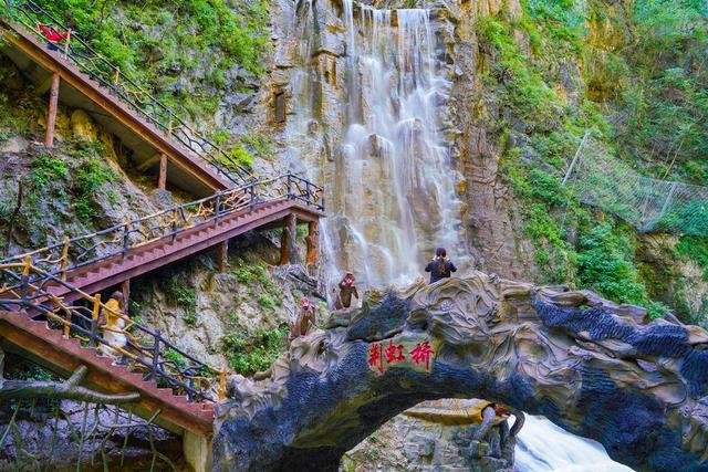 湖北荆山楚源生态文化旅游开发有限公司总经理李琼：干部拼在一线 保康力促五道峡景区国庆焕新迎客