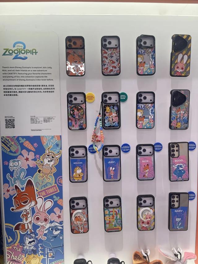 499天价手机壳	，杨紫Lisa同款，一年狂卖36亿