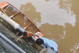 两孩童河边戏水，大岭山网格管理员及时劝止消除危险图片
