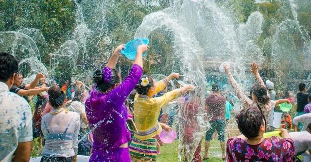 22日至23日西双版纳州庆放假2天,加上周末连休4天