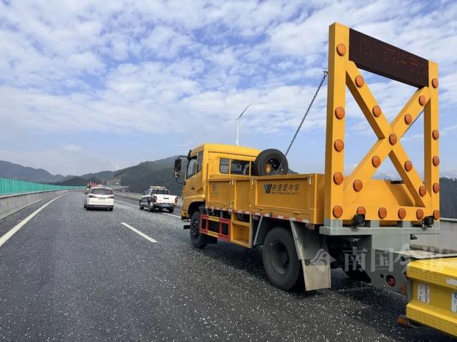 有执念！柳州这个森林公园变身“冰雪王国”，紧急封路也要走上去！