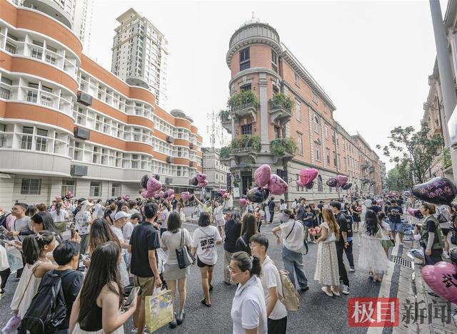 降温后，武汉的街头更热闹了
