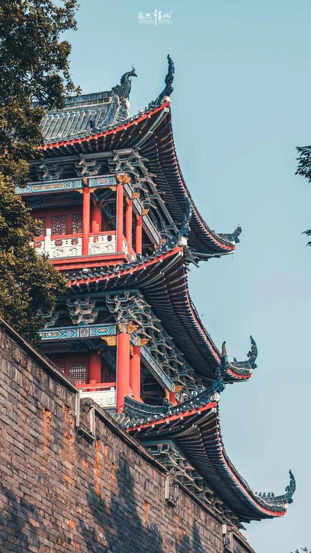 旅游新玩法！坐上“宝藏公交”，穿梭在风景与烟火气之间