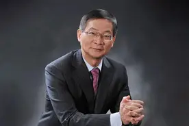 人民银行调查统计司原司长盛松成：荣获2024第一财经金融价值榜“年度公共经济学家”称号图片