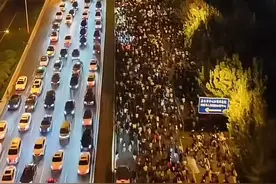 美团单车在郑州暂停运营！郑州大学生夜骑开封奇景不会再出现了？图片