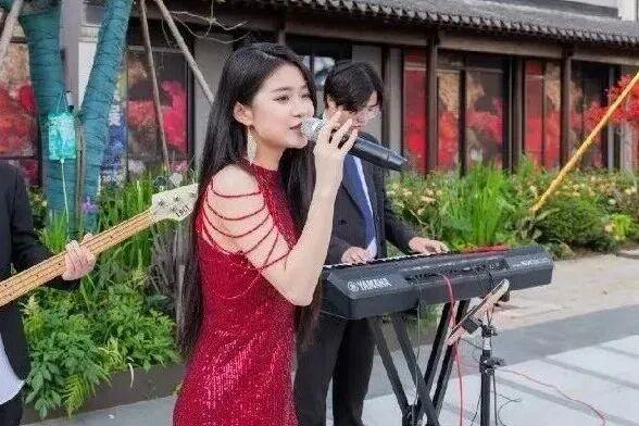 今晚在哪里碰头？